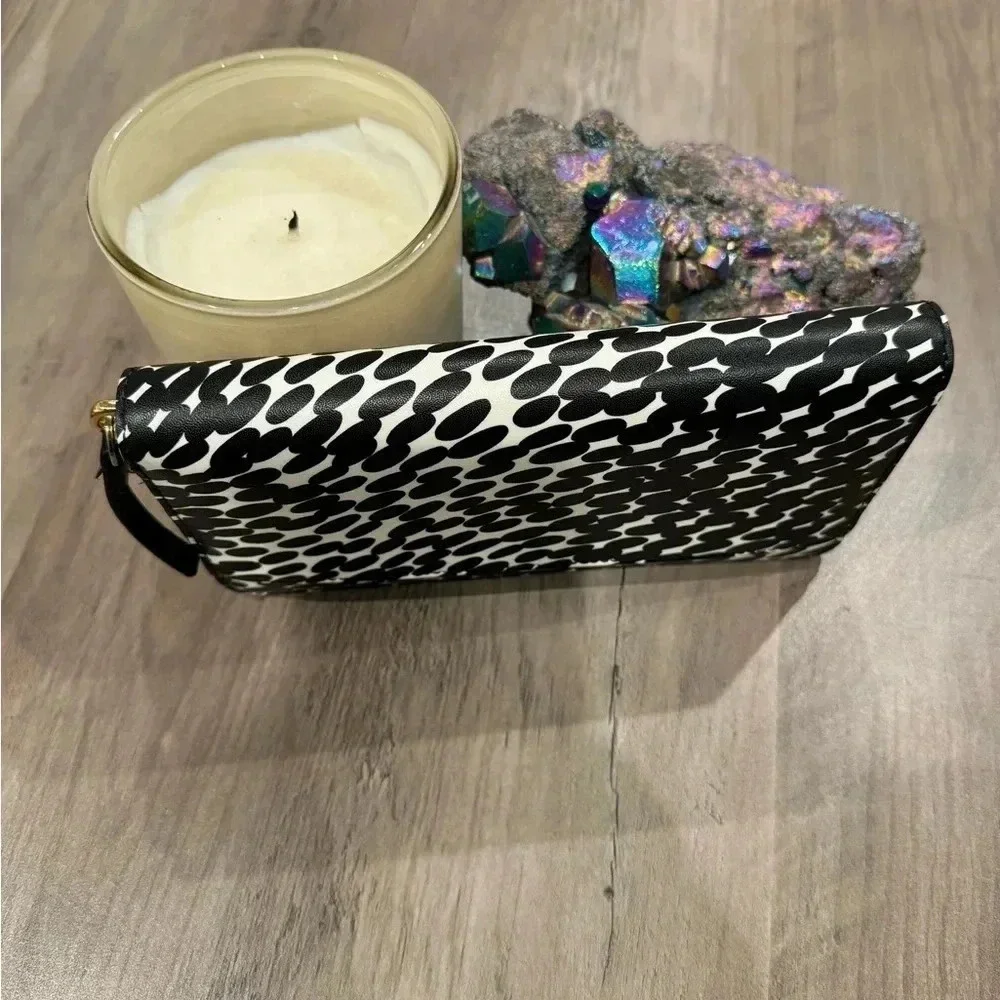 KATE SPADE LONG WALLET BLACK AND WHITE